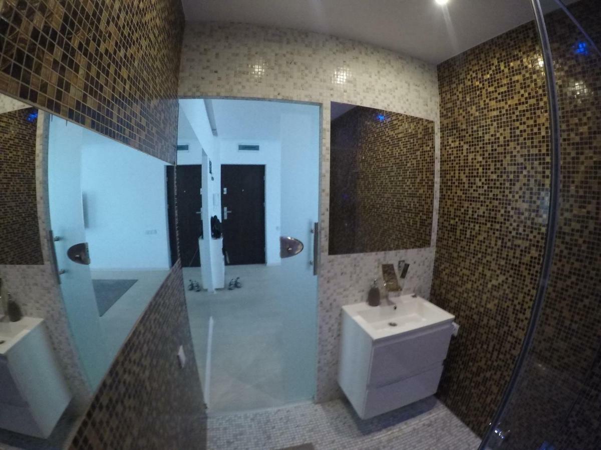 Nowoczesny Apartament III Al. Nmp Czestochowa Luaran gambar