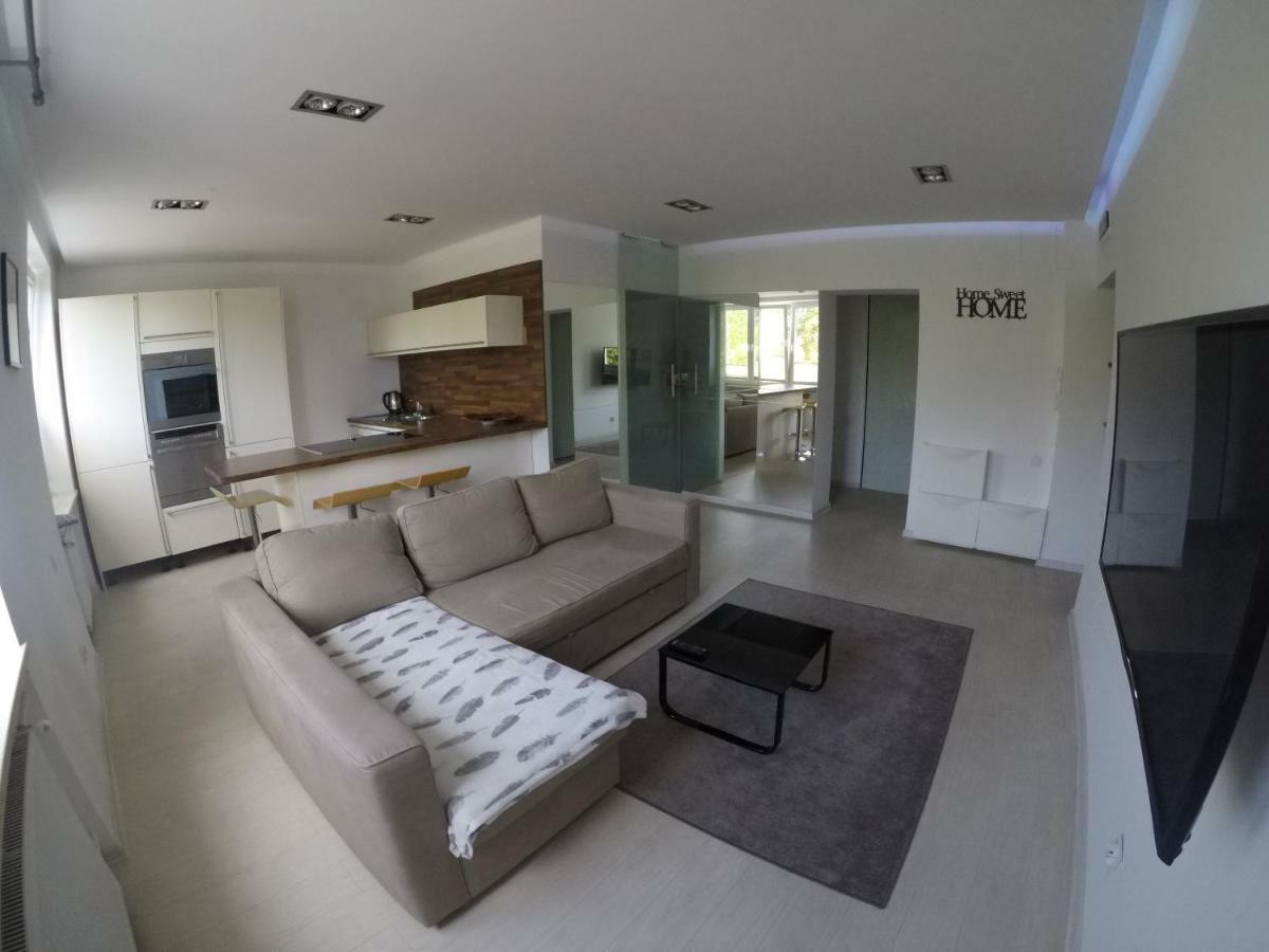 Nowoczesny Apartament III Al. Nmp Czestochowa Luaran gambar