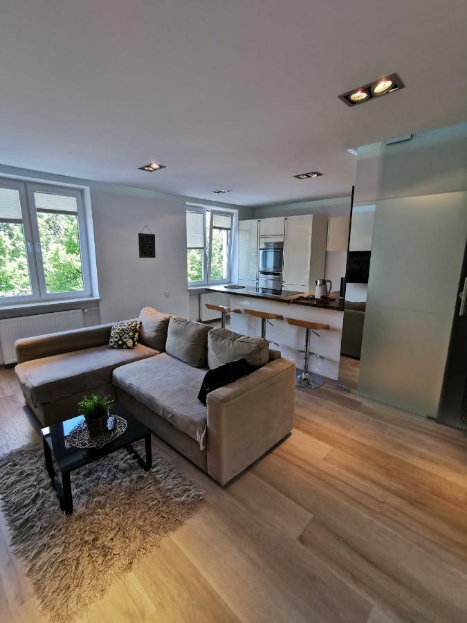 Nowoczesny Apartament III Al. Nmp Czestochowa Luaran gambar